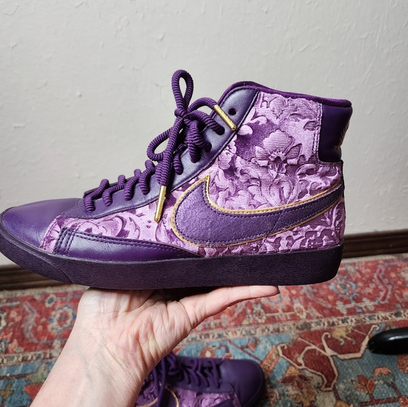 nike blazer metallic gold